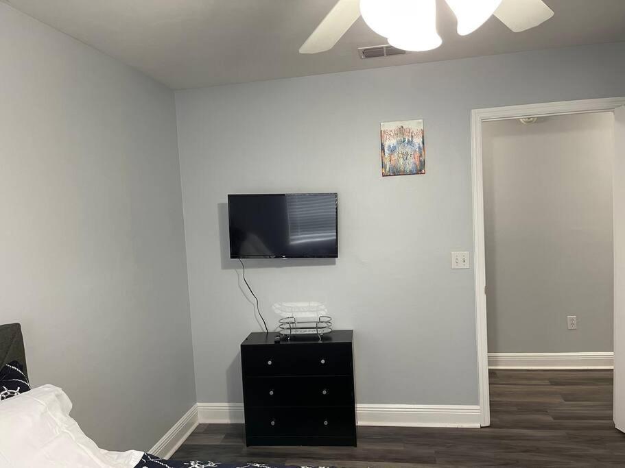 Cheerful 3-Bedrooms With Free Parking On Premises 탤러해시 외부 사진