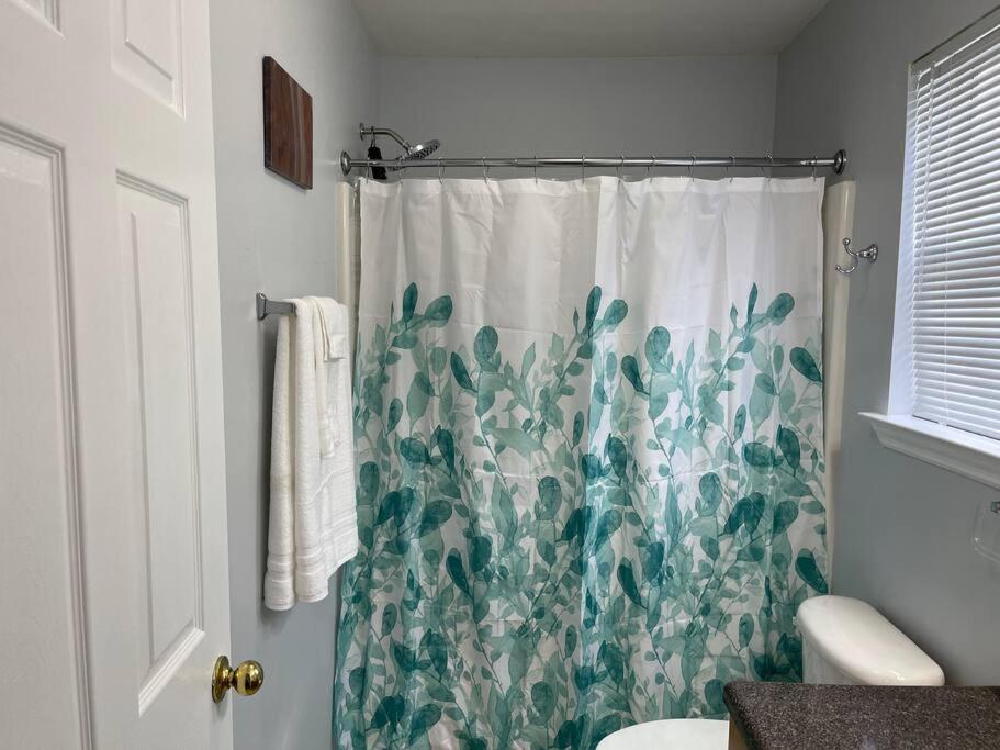 Cheerful 3-Bedrooms With Free Parking On Premises 탤러해시 외부 사진
