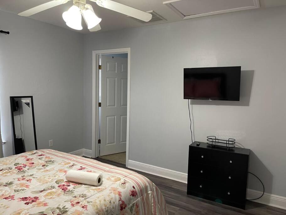 Cheerful 3-Bedrooms With Free Parking On Premises 탤러해시 외부 사진